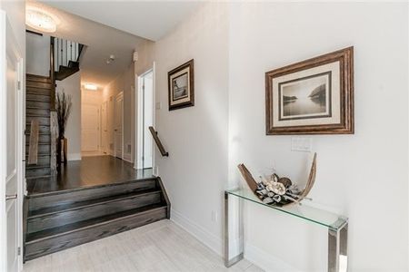 For Lease - 32 Crimson Forest Drive, Vaughan, Ontario - Photo 2