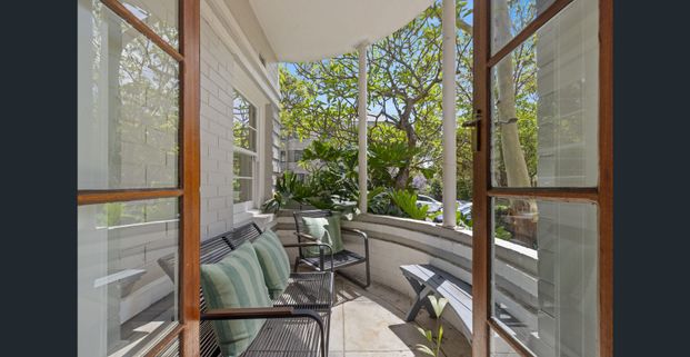 Spacious Ground-Floor Apartment in Double Bay Village - Photo 1