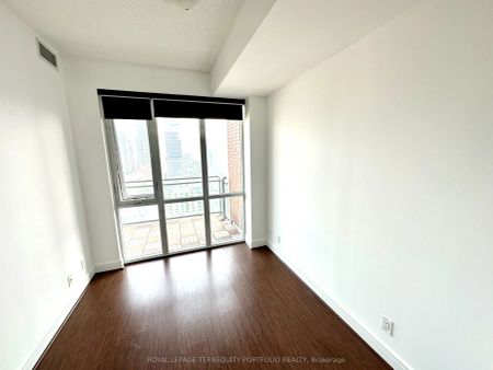 112 George Street #S2002 - Photo 4