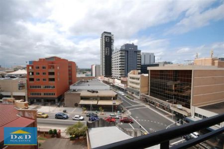 “Delightful Studio Apartment In Heart of Parramatta. Sunny Balcony. 2 minutes Walk To Station & Westfields Shopping” - Photo 4