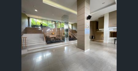 Elegant Apartment in Prestigious ‘Glen Eagles’ – Raleigh Park Estate - Photo 2