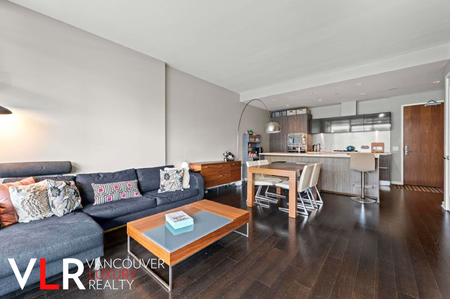 Condo in Vancouver West Side, BC - Photo 4