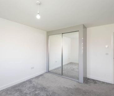 4 bedroom detached house to rent - Photo 3