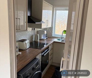 1 bedroom flat to rent - Photo 4