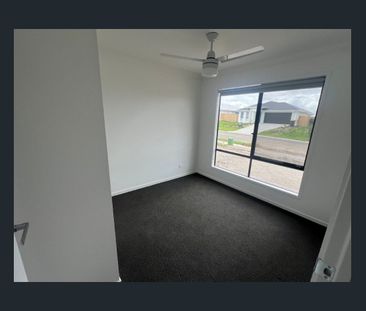 Brand New 4 Bedroom Home - Photo 1