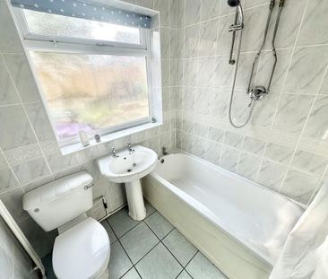3 bedroom terraced house to rent - Photo 5
