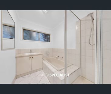 10 Sturt Court, Cranbourne North, Vic 3977 - Photo 4