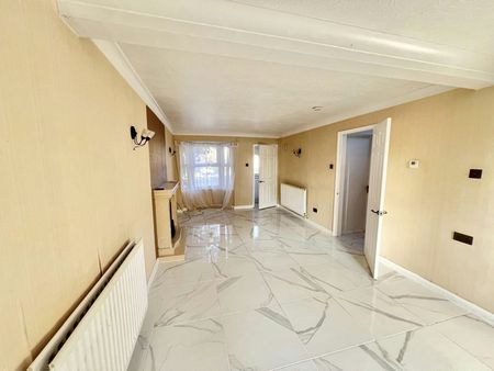 Detached house to rent on - Photo 3