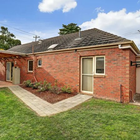 Contemporary Convenience - Photo 5