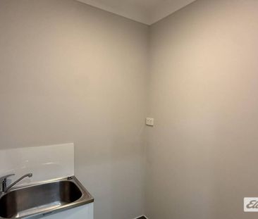 Spacious Townhouse in a Convenient Albion Park Location - Photo 1