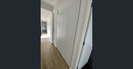 Almost new- 3 Bedroom house in a Premier Location- Beaulah Park - Photo 5