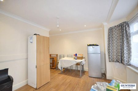 Reeves Avenue, Kingsbury, London, NW9 8LN - Photo 3