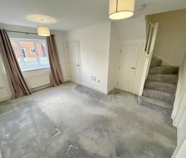 2 bedroom semi-detached house to rent - Photo 2