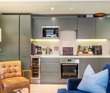 Two double bedroom upper floor apartment set within a secure modern... - Photo 1