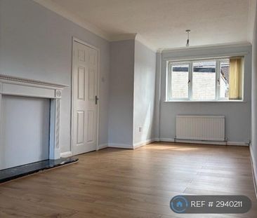 2 bedroom end of terrace house to rent - Photo 2