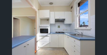 Newly painted Charming Family Home - Photo 5