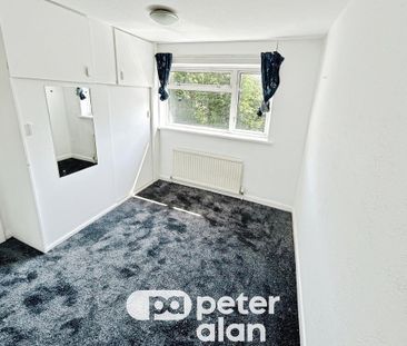 3 bedroom semi-detached house to rent - Photo 4