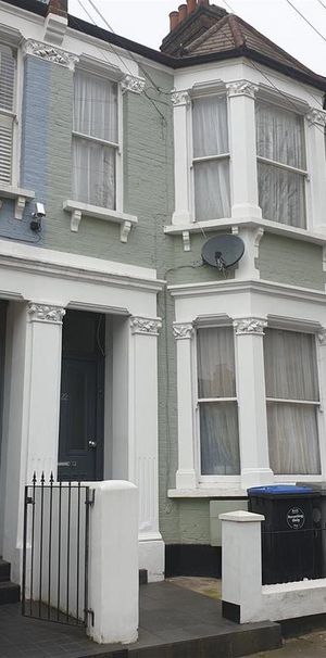 1 bedroom in a house share to rent - Photo 1