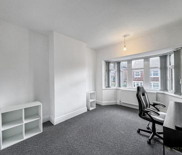 3 bedroom semi-detached house to rent - Photo 5