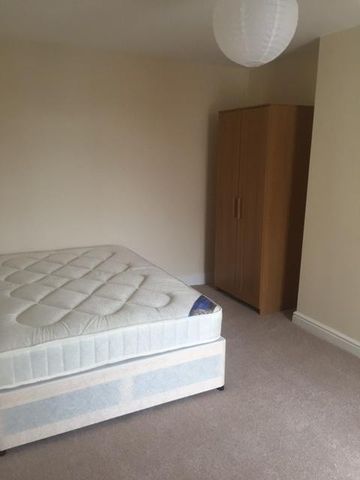 1 bedroom in a house share to rent - Photo 5