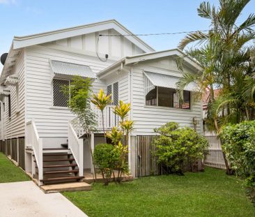Charming Freehold Cottage - Prime Location in East Brisbane Hub - R... - Photo 1