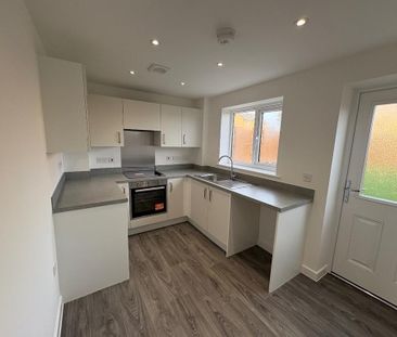 2 bedroom semi-detached house to rent - Photo 5