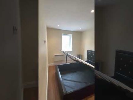 1 Bed Flat, The Mall, W5 - Photo 2