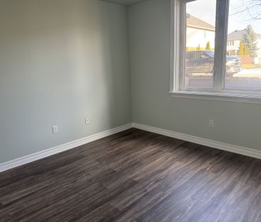 For Lease - 190 Hornchurch Lane Unit# B, Barrhaven, Ontario - Photo 4