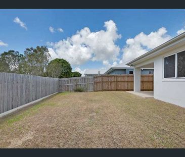 Stunning - Very modern home in the heart of Beaconsfield - Photo 1