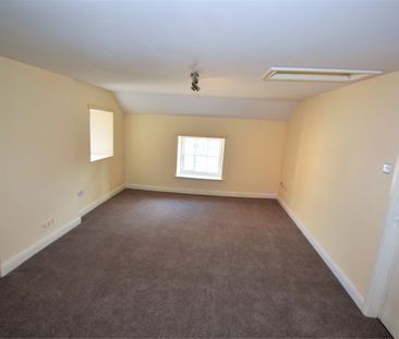 2 Bedroom Flat - Photo 3