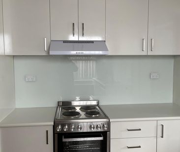 Charming 2-Bedroom House in the Heart of Erskineville - Photo 2