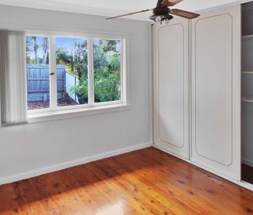 DELIGHTFUL PRESENTED HOME - Photo 4