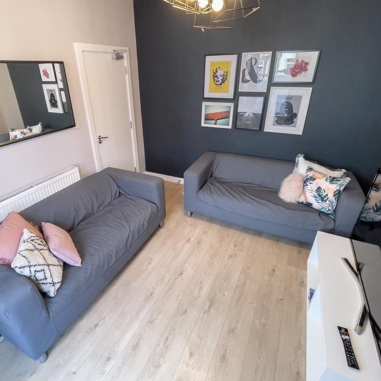 4 bedroom terraced house to rent - Photo 1