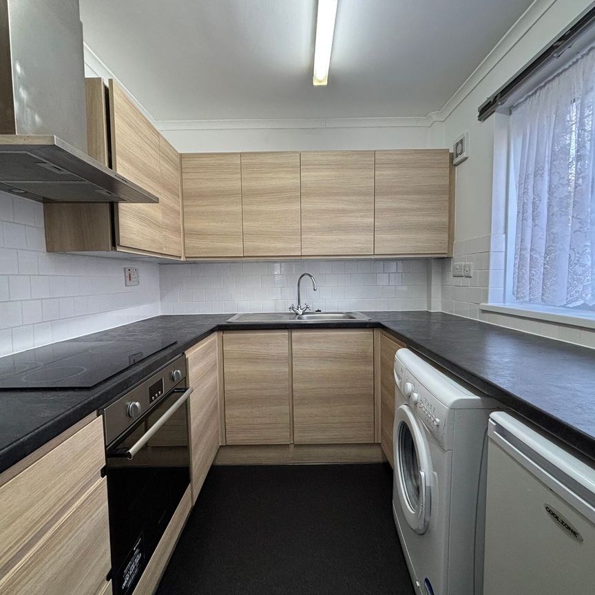 Studio flat to rent in Tisdale Rise, Kenilworth, CV8 - Photo 1