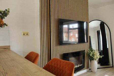 3 bedroom semi-detached house to rent - Photo 2