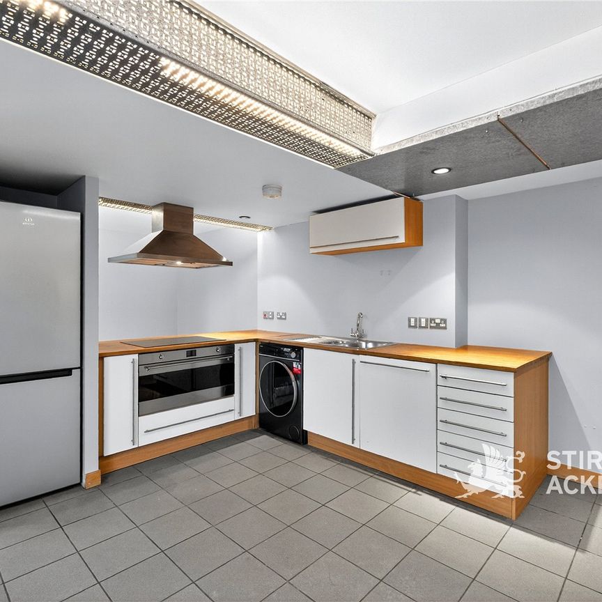 Long Street, Hoxton, London, E2 8HS - Photo 1