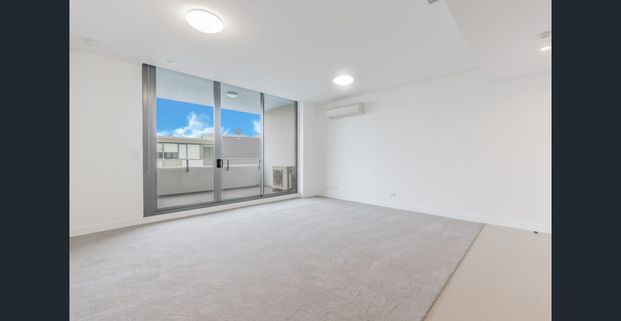 TOP FLOOR ONE BEDROOM APARTMENT WITH STUDY ROOM - Photo 1