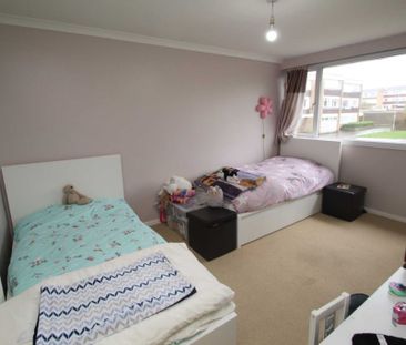 3 bed Terraced for rent - Photo 4