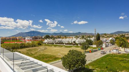 Luxury penthouse for rent in Estepona, Andalusia - Photo 5