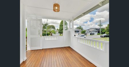 Renovated Three-Bedroom Home w/ Air-conditioning - Photo 2