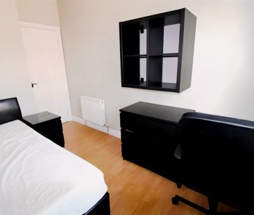 3 Bed 1 Bath - Photo 3