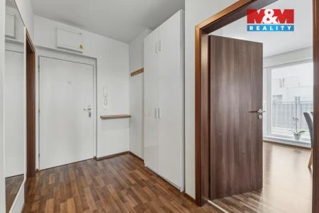 Pronájem bytu 2+kk v Pardubicích, ul. Na Spravedlnosti - Фото 2
