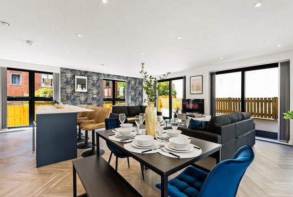 Victoria Gardens - Photo 1