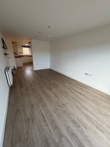 2 Bed Flat, St. Aidens Road, EH16 - Photo 4