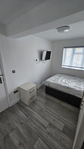 1 bedroom in a house share to rent - Photo 5