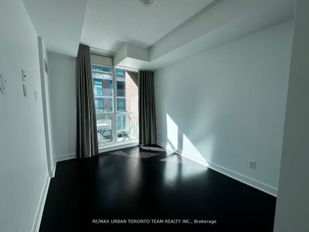 Bohemian Embassy Lofts - Photo 5