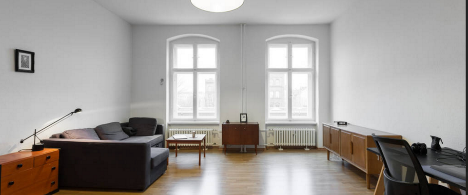 Spaciuos and sunny AltBau next to Admiral Brücke 6-7 monts - Photo 1