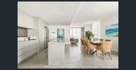 Lakefront Stunner - Executive Apartment with Views - FULLY FURNISHED! - Photo 3