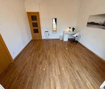 Carrer dOccident, L'Hospitalet de Llobregat, Catalonia - Photo 3