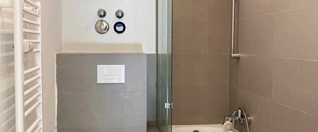 2- Zimmer-Wohnung mit Einbauküche und Balkon - Foto 1